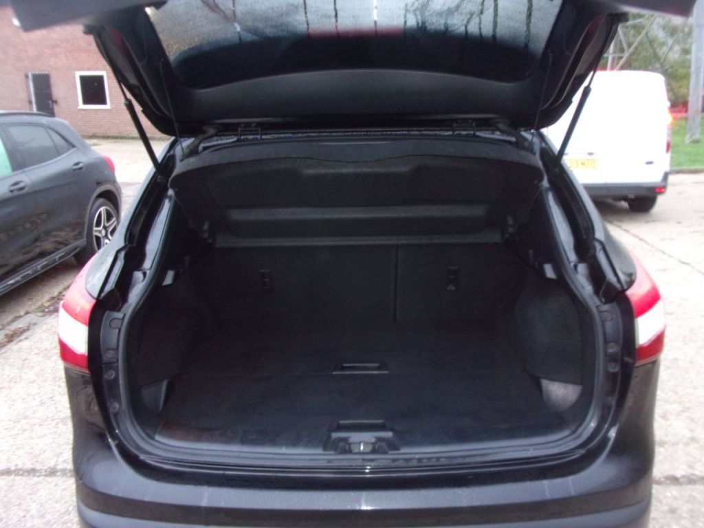 Used Nissan Qashqai 2015 for sale - 76340424: Photo 8