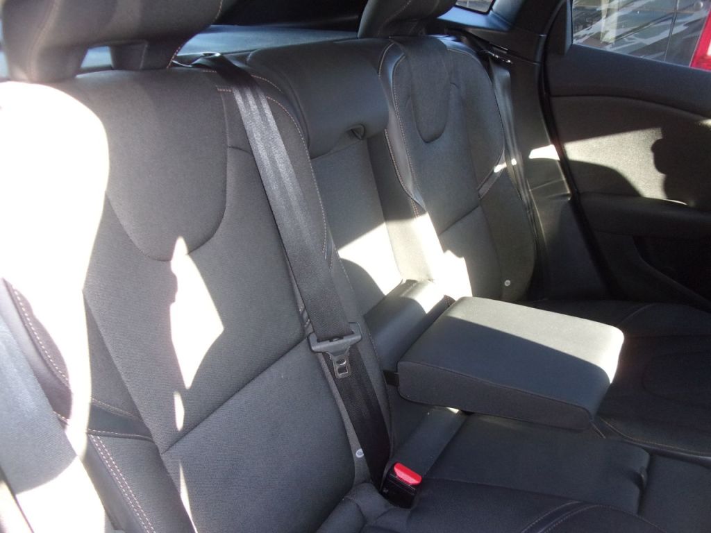 Used Volvo V40 2015 for sale - 76616971: Photo 10