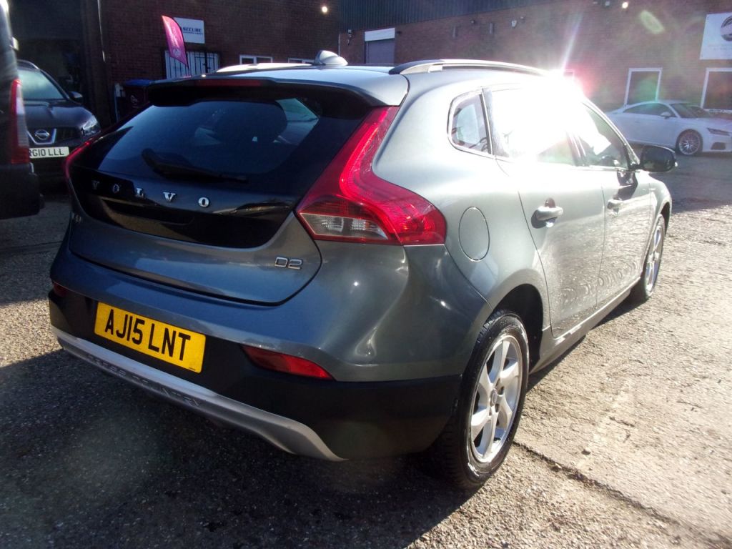 Used Volvo V40 2015 for sale - 76616971: Photo 5