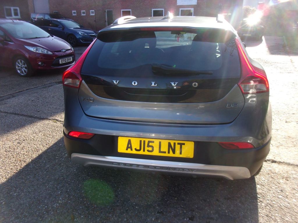 Used Volvo V40 2015 for sale - 76616971: Photo 6