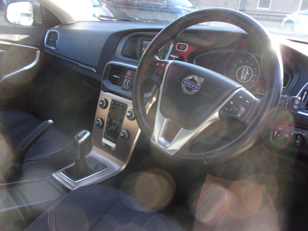 Used Volvo V40 2015 for sale - 76616971: Photo 8