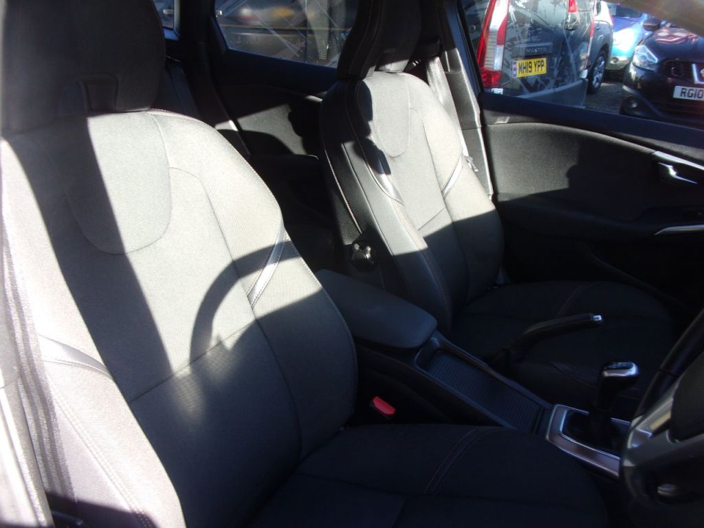 Used Volvo V40 2015 for sale - 76616971: Photo 9