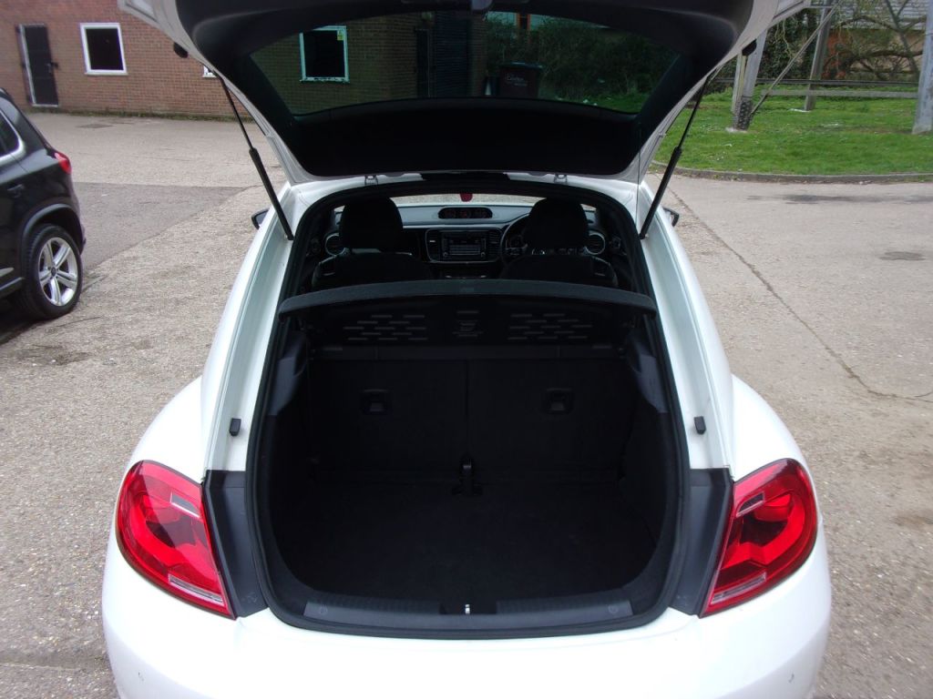 Used Volkswagen Beetle 2014 for sale - 78095738: Photo 8