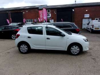 Used Dacia Sandero 2014 for sale - 74772863: Photo