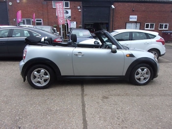 Used MINI Convertible 2010 for sale - 77743100: Photo
