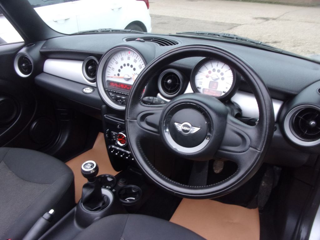 Used MINI Convertible 2010 for sale - 77743100: Photo 9