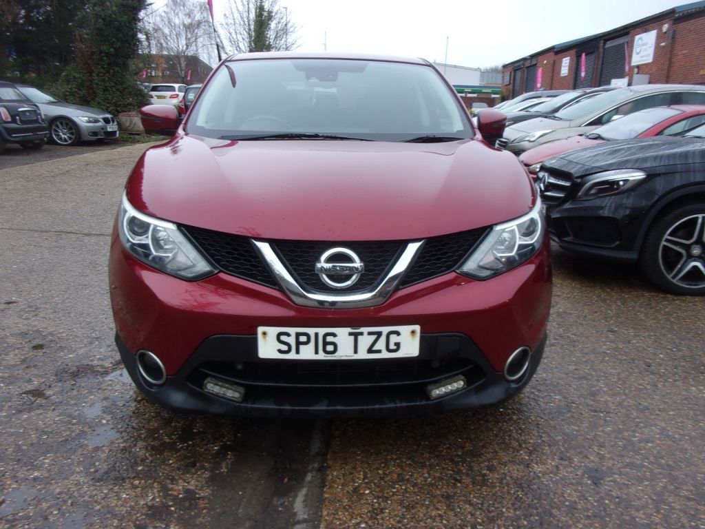 Used Nissan Qashqai 2016 for sale - 76968672: Photo 2