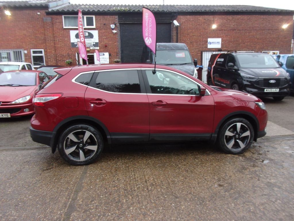 Used Nissan Qashqai 2016 for sale - 76968672: Photo 5
