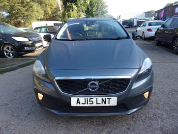 Used Volvo V40 2015 for sale - 79690380: Photo