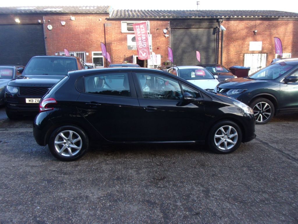 Used Peugeot 208 2015 for sale - 77520171: Photo 4