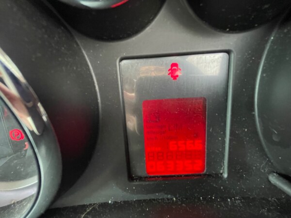 Used Vauxhall Meriva 2015 for sale - 75058526: Photo 13