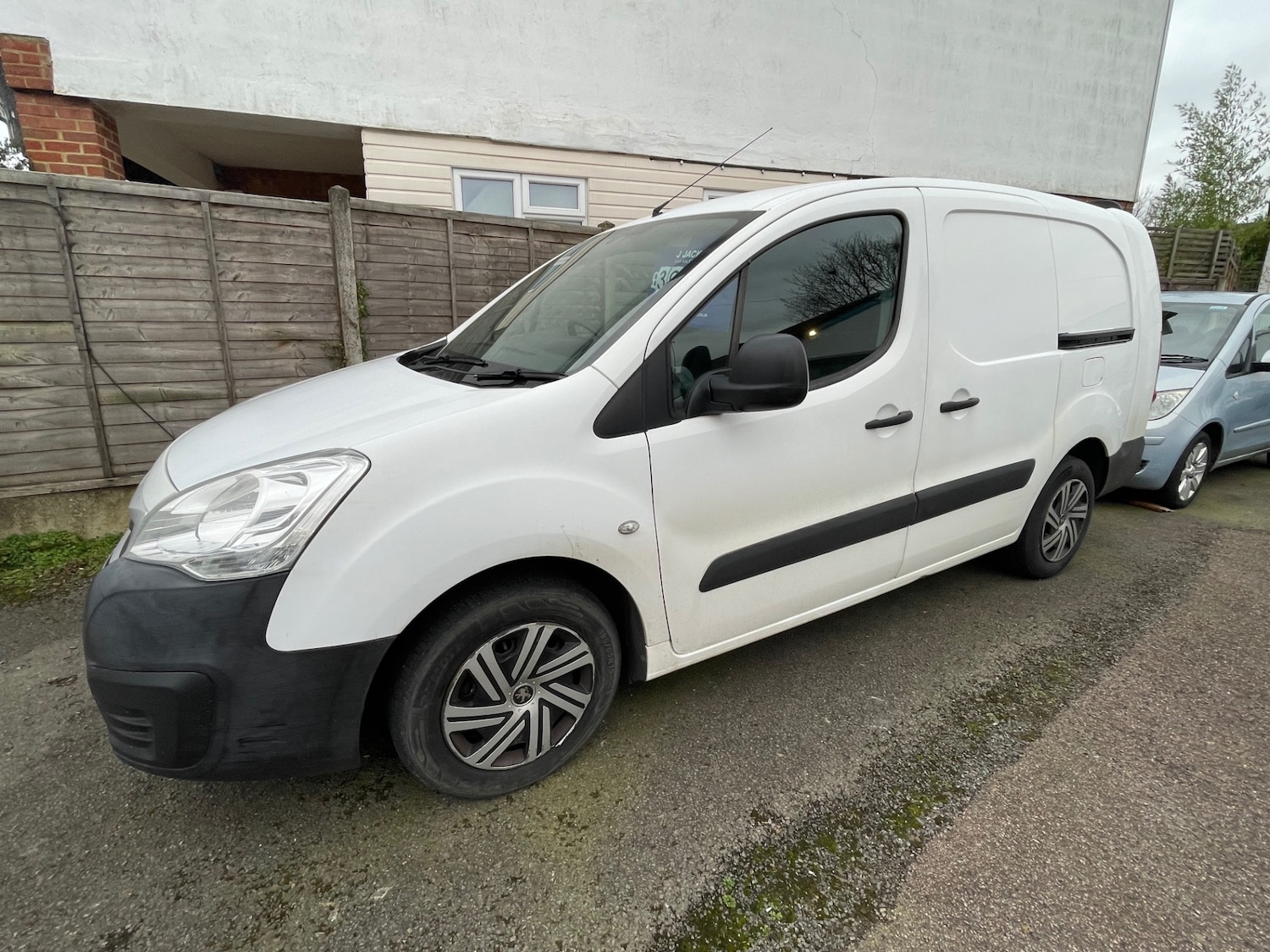 Used Peugeot Partner 2017 for sale - 77635752: Photo 2