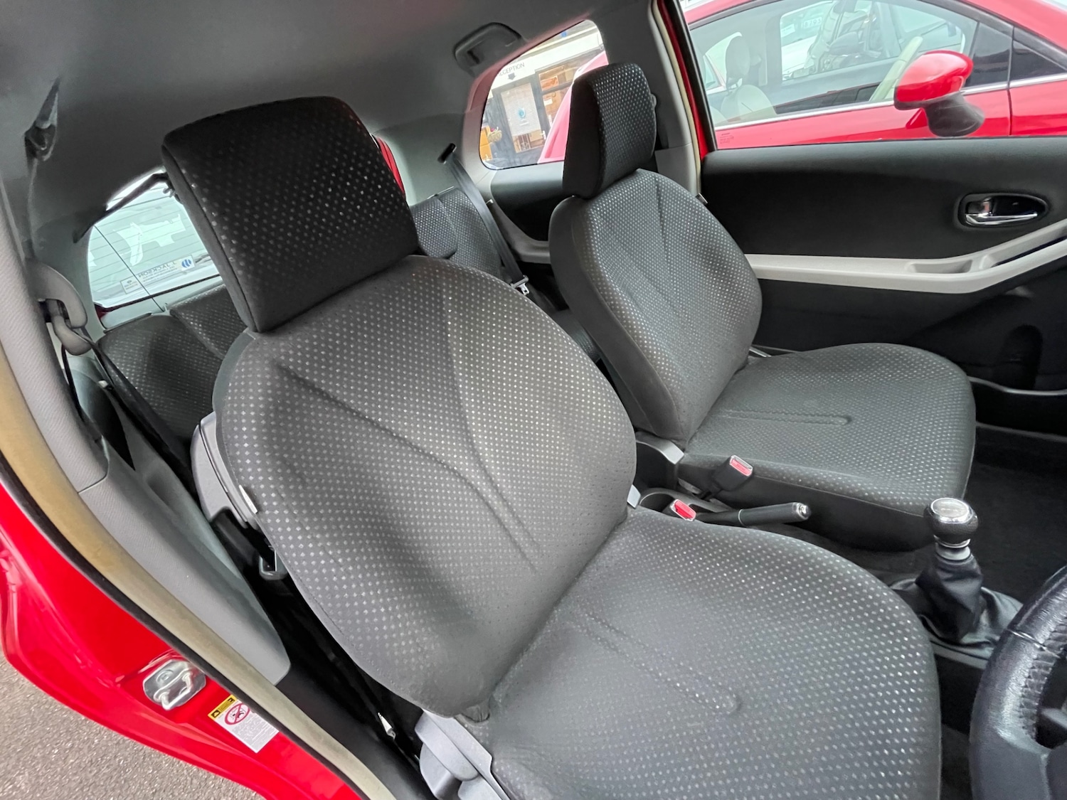 Used Toyota Yaris 2011 for sale - 76626692: Photo 13