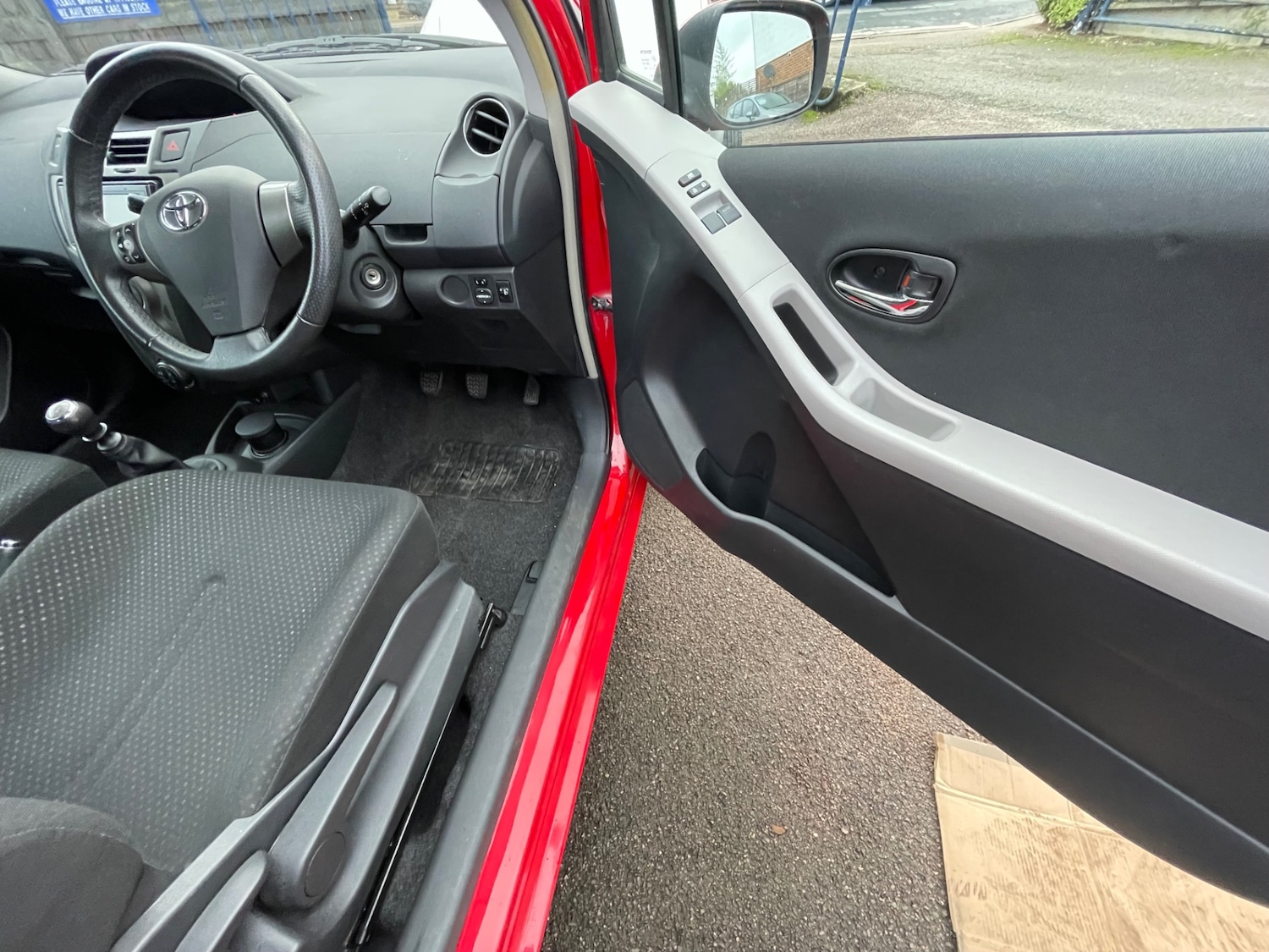 Used Toyota Yaris 2011 for sale - 76626692: Photo 14