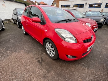 Used Toyota Yaris 2011 for sale - 76626692: Photo