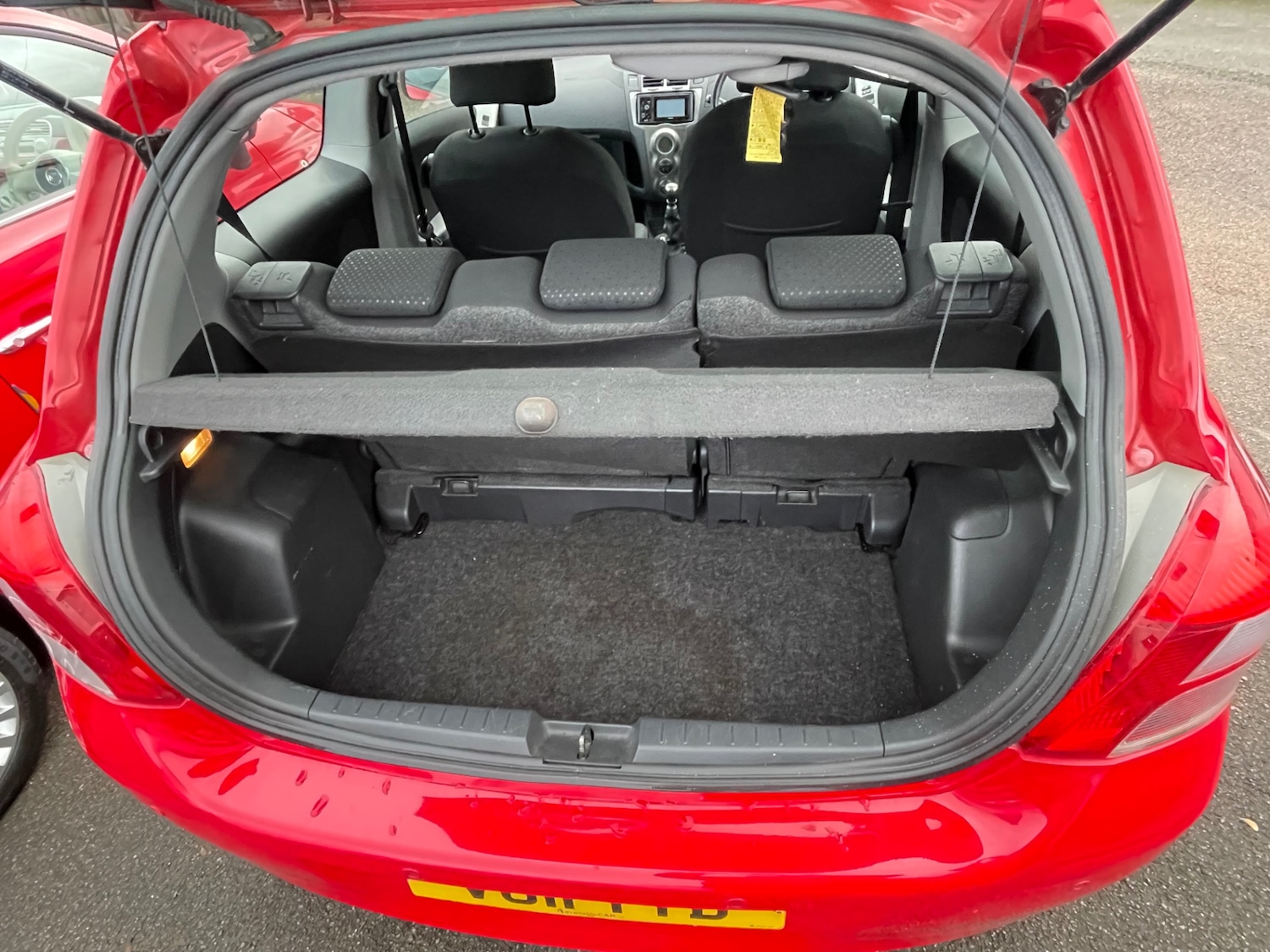 Used Toyota Yaris 2011 for sale - 76626692: Photo 6