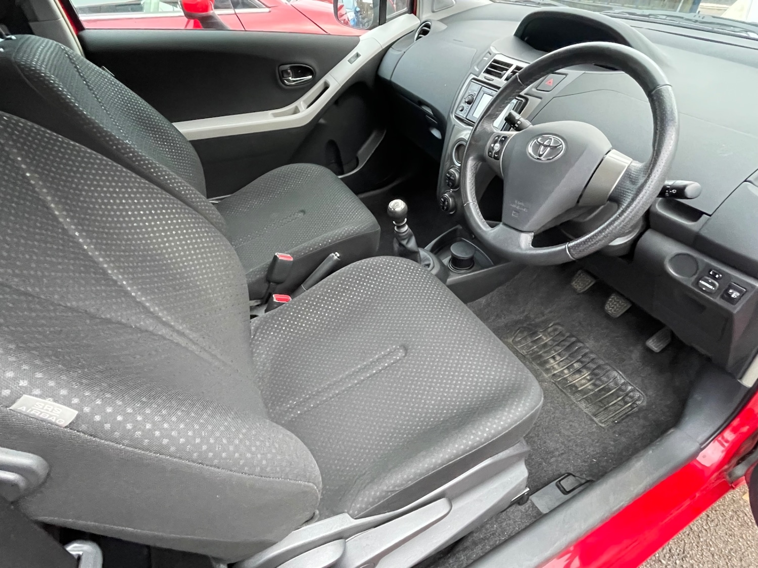 Used Toyota Yaris 2011 for sale - 76626692: Photo 9