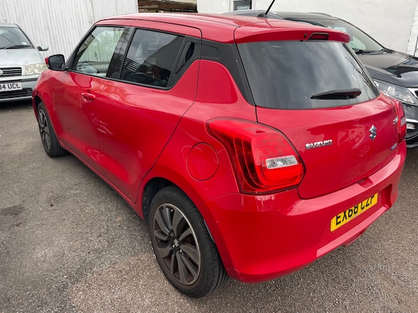 Used Suzuki Swift 2018 for sale - 76130357: Photo 10