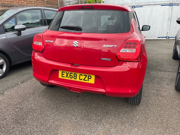 Used Suzuki Swift 2018 for sale - 76130357: Photo 11