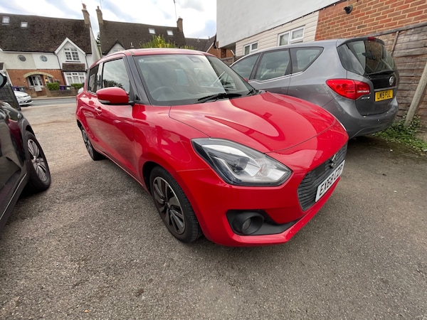 Used Suzuki Swift 2018 for sale - 76130357: Photo 2