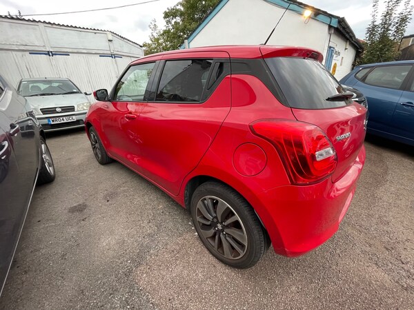 Used Suzuki Swift 2018 for sale - 76130357: Photo 5