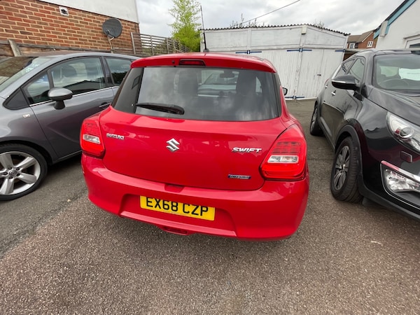 Used Suzuki Swift 2018 for sale - 76130357: Photo 8