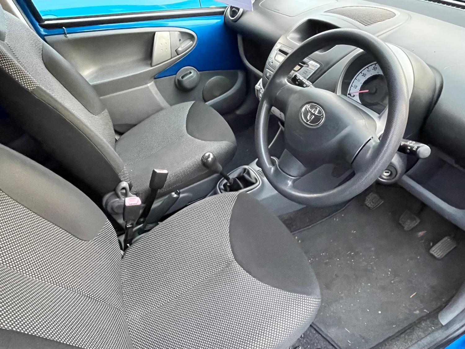 Used Toyota AYGO 2010 for sale - 77137532: Photo 8