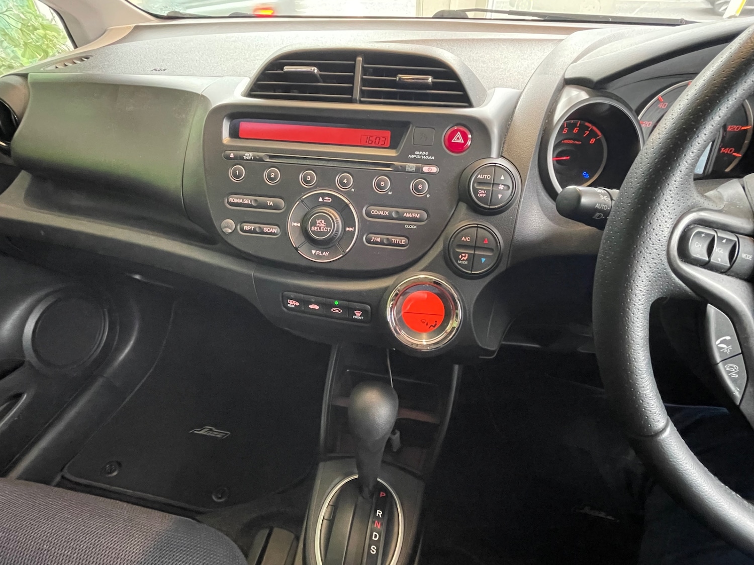 Used Honda Jazz 2014 for sale - 76225157: Photo 9