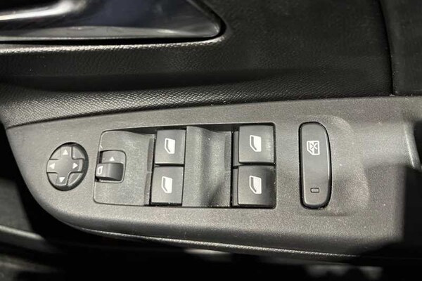 Used Vauxhall Corsa 2023 for sale - 75465360: Photo 16