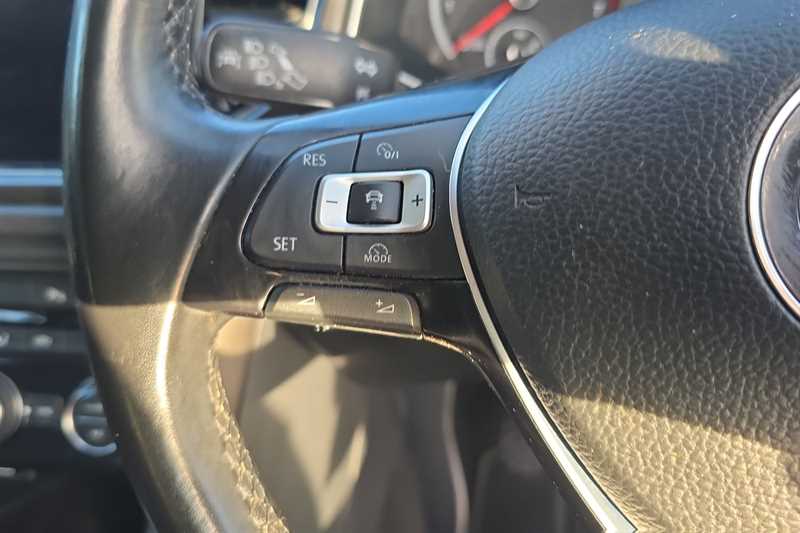 Used Volkswagen T-Roc 2018 for sale - 77323044: Photo 21