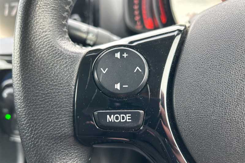 Used Toyota AYGO 2015 for sale - 77895503: Photo 21