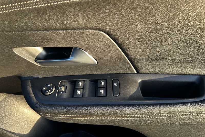 Used Vauxhall Mokka Electric 2024 for sale - 77444439: Photo 16