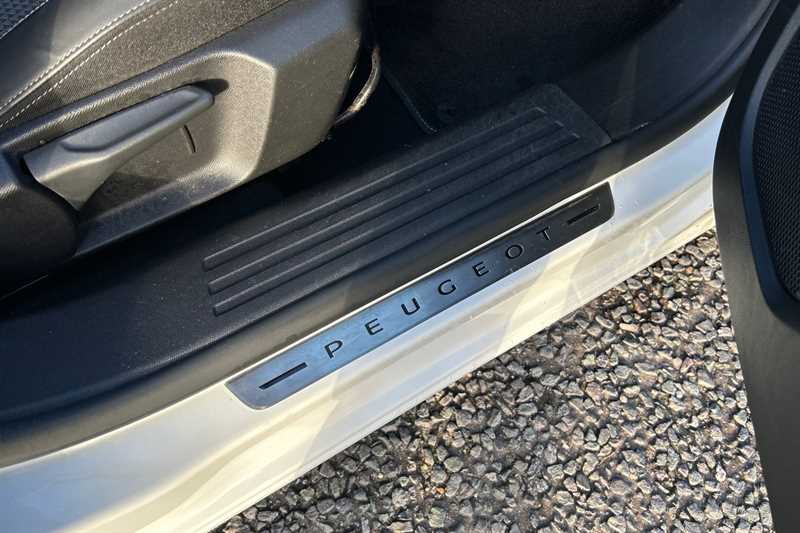 Used Peugeot 2008 2023 for sale - 78189511: Photo 42