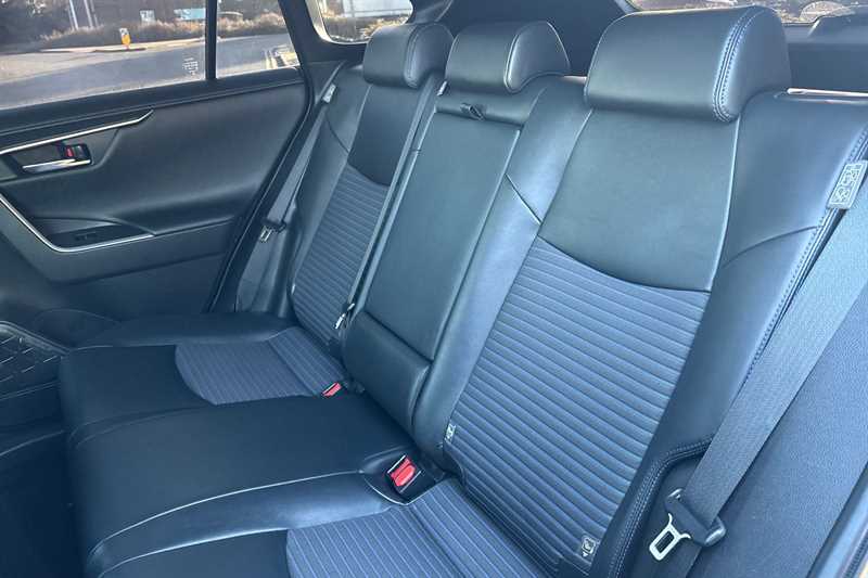 Used Toyota RAV4 2021 for sale - 77322180: Photo 24