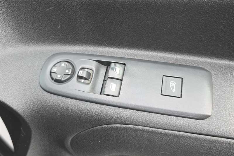 Used Peugeot Partner 2023 for sale - 76955958: Photo 16