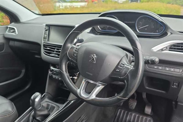Used Peugeot 2008 2017 for sale - 76261976: Photo 2