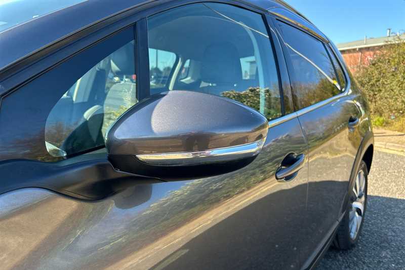 Used Peugeot 2008 2017 for sale - 77944253: Photo 35