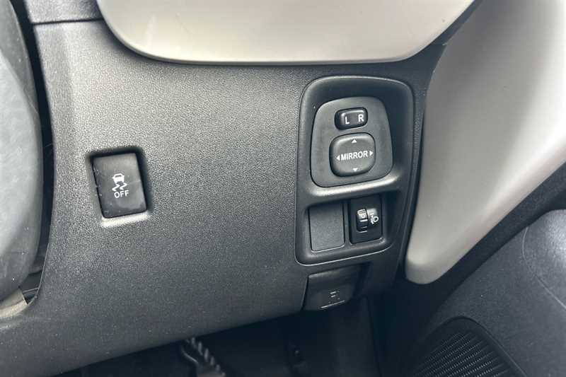 Used Toyota AYGO 2015 for sale - 77945040: Photo 40