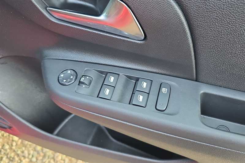 Used Vauxhall Corsa 2023 for sale - 76734150: Photo 16
