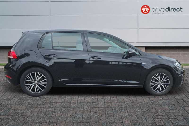 Used Volkswagen Golf 2018 for sale - 76530433: Photo 2