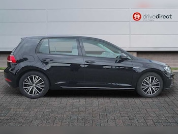 Used Volkswagen Golf 2018 for sale - 76530433: Photo