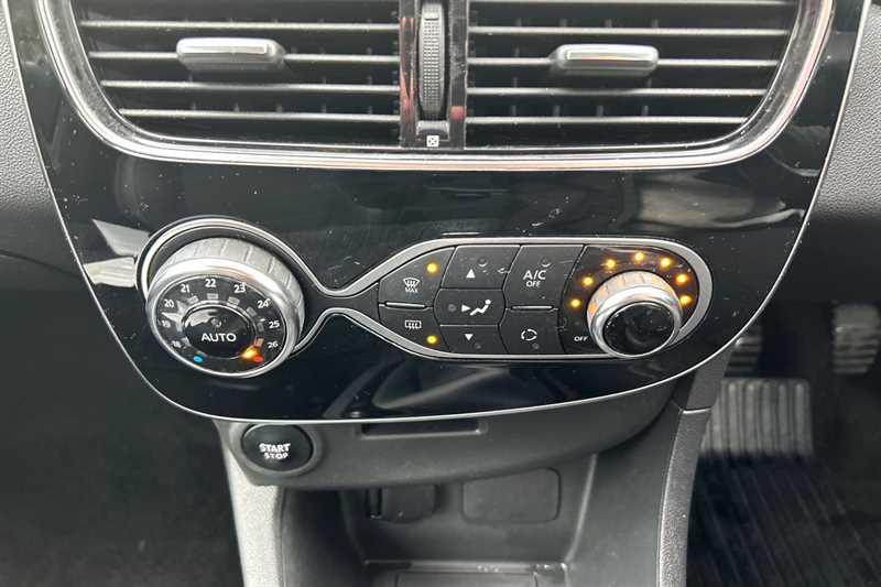 Used Renault Clio 2018 for sale - 77757110: Photo 15