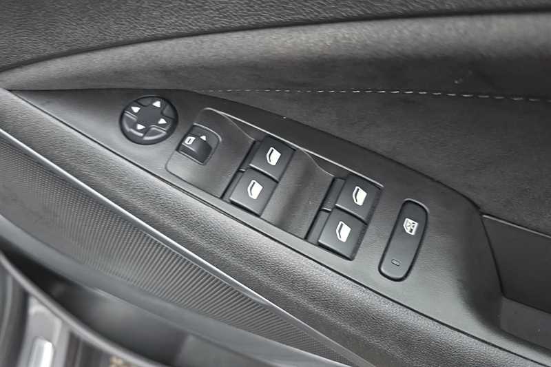 Used Vauxhall Crossland 2022 for sale - 76552600: Photo 16