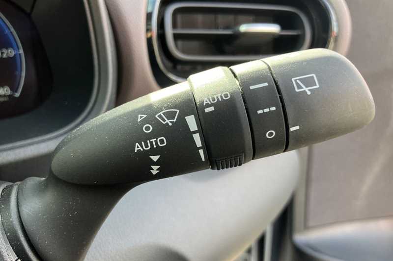 Used Toyota Yaris Cross 2024 for sale - 77481865: Photo 48