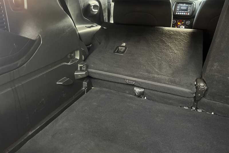 Used Jeep Renegade 2021 for sale - 76705906: Photo 38