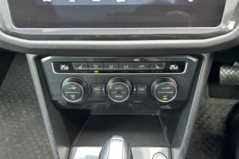 Used Volkswagen Tiguan 2018 for sale - 77444937: Photo 15