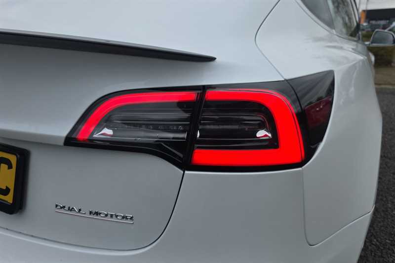 Used Tesla Model 3 2020 for sale - 76944897: Photo 32