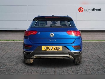 Used Volkswagen T-Roc 2018 for sale - 76956361: Photo