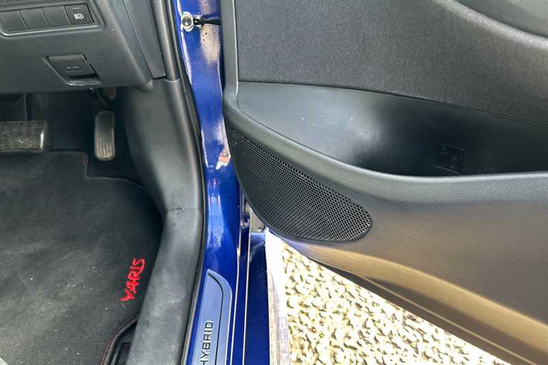 Used Toyota Yaris for sale - 77812110: Photo 27