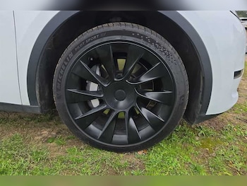 Used Tesla Model Y 2024 for sale - 76125072: Photo